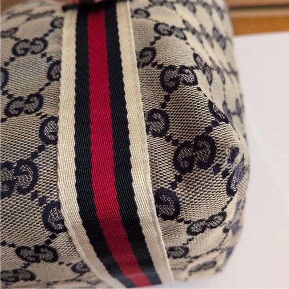 Gucci Beige and Red Signature Tote Bag - Picture 7 of 14